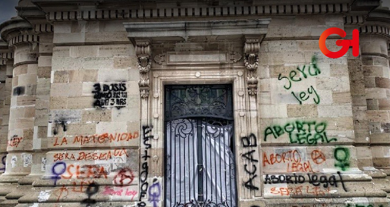 monumentos en marchas del 8M
