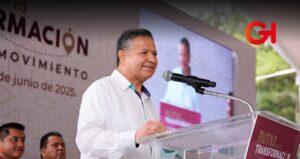 Julio Menchaca reconoce a Naty Castrejón como 'el mejor secretario de educación' de México