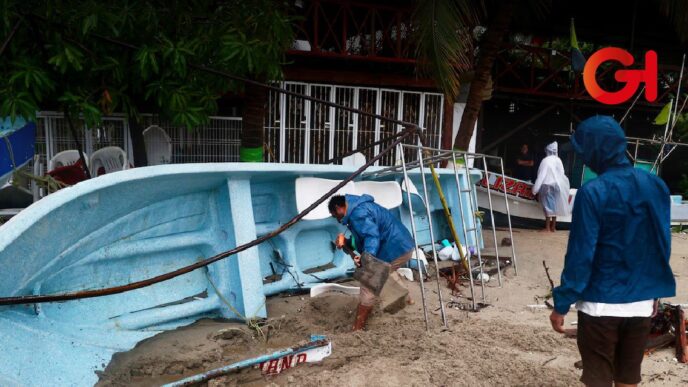 Huracán 'Erick' deja daños en 13 municipios de Oaxaca y Guerrero