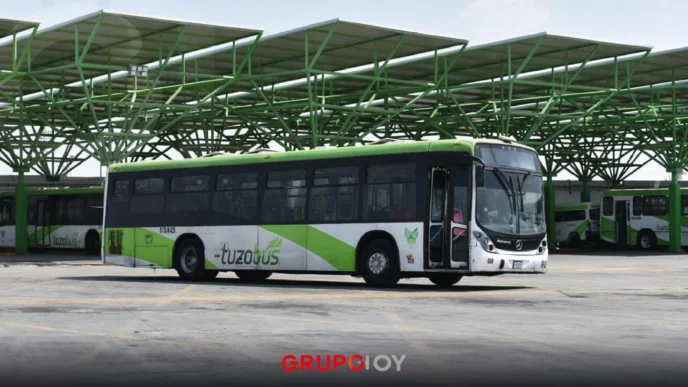 Julio Menchaca anuncia renovación del Tuzobús con 40 unidades nuevas y modernización del servicio