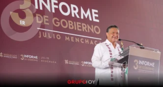 Julio Menchaca rinde informes regionales