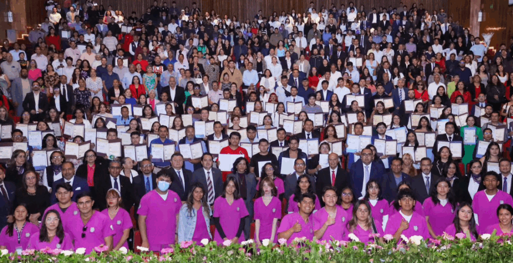 graduación Universidad Politécnica de Pachuca