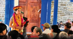 Simey Olvera lleva apoyos a las familias de Acomul