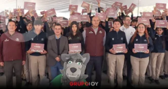 SEPH entrega tablets a estudiantes del Conalep Tepeji del Río para fortalecer la educación digital