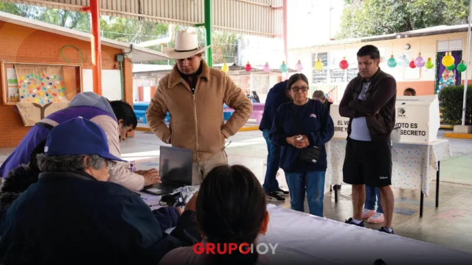 Hidalgo escucha a la gente en la consulta ciudadana del Parque Ecológico