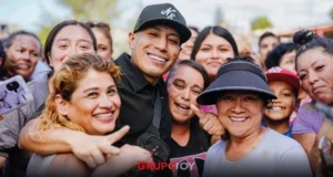 El influencer Yulay regala dinero y despensas a familias de Tizayuca