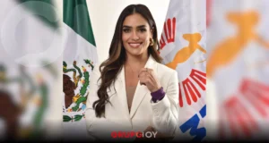 Alessandra Rojo de la Vega humilla a la 4T con vestido de AliExpress