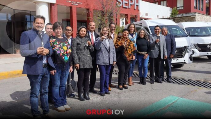 SEPH entrega vehículos a escuelas normales en Hidalgo para fortalecer la educación pública