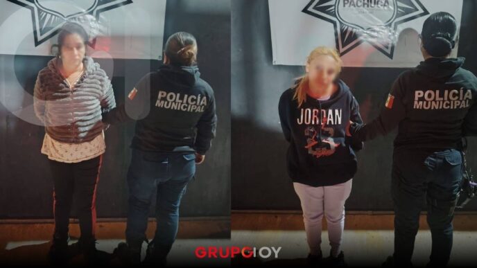 Detienen a dos mujeres por robo de más de 11 mil pesos en Walmart Pachuca