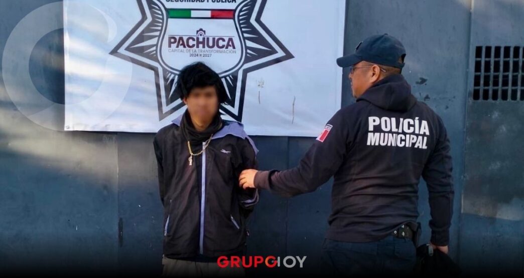 Detienen a joven con motocicleta robada en Pachuca tras intentar huir