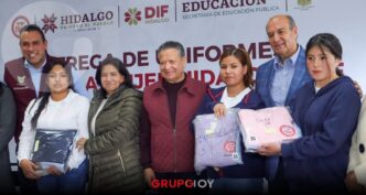 SEPH y el Gobierno de Hidalgo entregan uniformes y útiles a niños, niñas y adolescentes