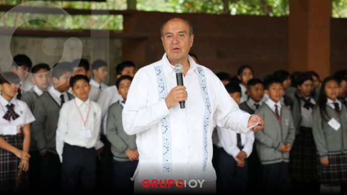 Lunes Cívico en Huejutla: SEPH anuncia importantes obras de remodelación