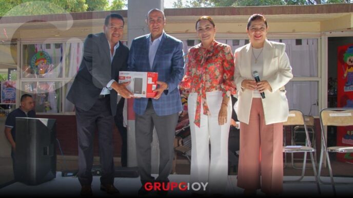 SEPH entrega mobiliario escolar en Atitalaquia con inversión de más de 600 mil pesos