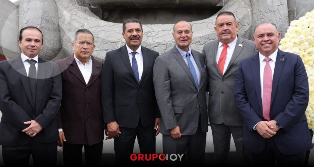 SEPH y SNTE realizan Guardia de Honor en Plaza Juárez para conmemorar el legado de Benito Juárez