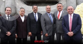 SEPH y SNTE realizan Guardia de Honor en Plaza Juárez para conmemorar el legado de Benito Juárez