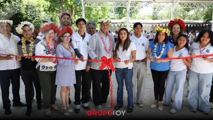 SEPH entrega techumbre y supervisa la construcción de obras en el UPN Huejutla