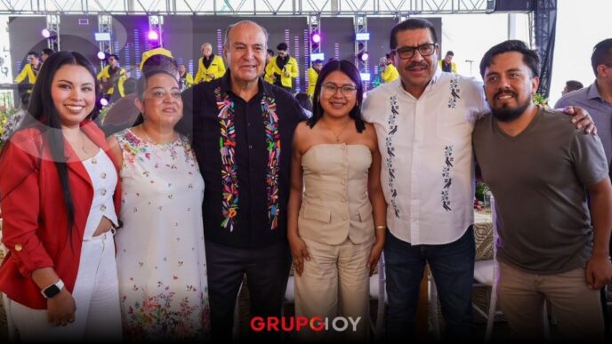Natividad Castrejón y SNTE Sección XV reconocen labor docente en Zimapán