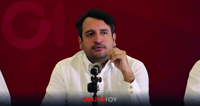 ¡Igualito que su papá! Andy López Beltrán acusa complot por su viaje a Japón