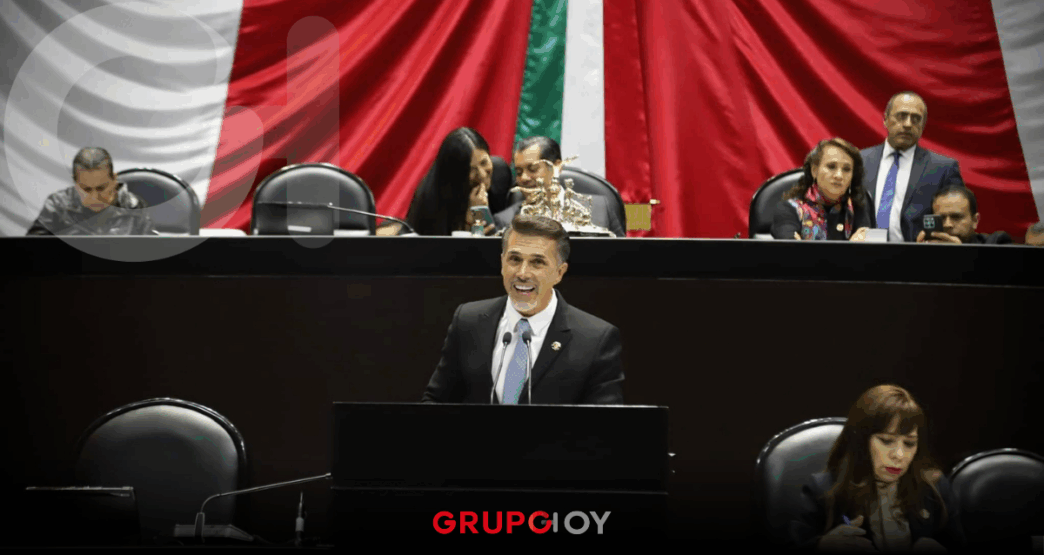 Sergio Mayer sugiere que merece La Casa de los Famosos tras seis iniciativas de ley