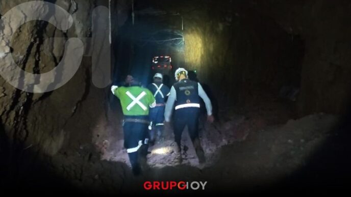 ¡Buenas noticias! Rescatan con vida a uno de los 4 mineros atrapados en mina de Sinaloa