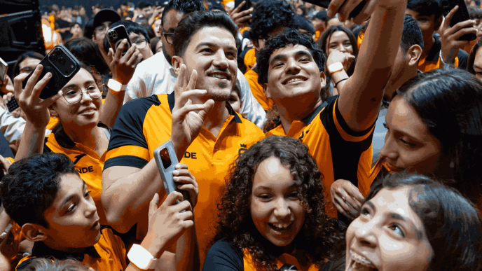 Nuevo León refuerza su estrategia deportiva con incentivos directos a atletas. El objetivo es escalar al primer lugar nacional en 2026. La delegación competirá en 46 disciplinas en todo el país.