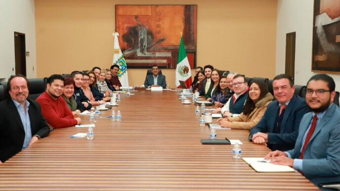Sergio Salomón anuncia proyectos y visita presidencial en la primera reunión del 2024