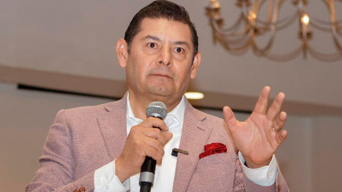 Alejandro Armenta lidera preferencias electorales en Puebla, según encuesta de Mitofsky