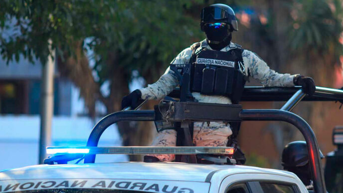 Pobladores defienden a delincuentes en operativo de la Guardia Nacional