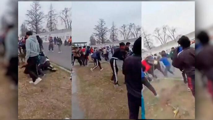 Pelea campal entre estudiantes en Puebla genera caos