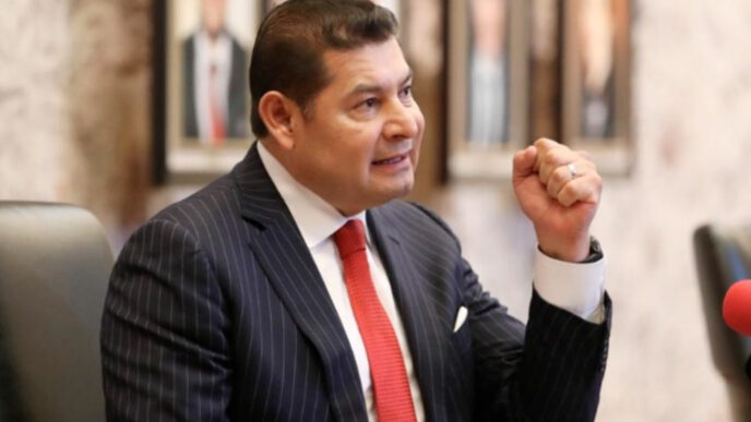 Alejandro Armenta propone reforma para abordar el estrés laboral en México