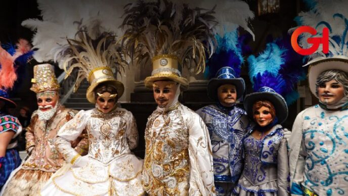 Carnaval de Huehues 2025 ilumina Puebla con color, vestuarios y tradición