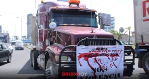 Protestas de AMOTAC paralizan principales vías de Puebla
