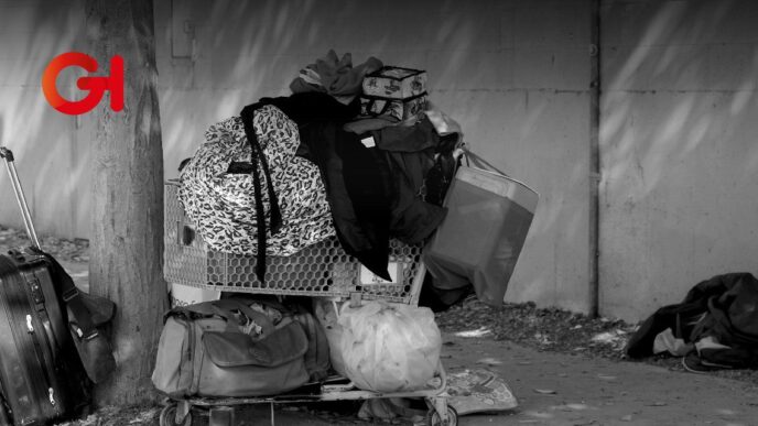 Personas en situación de calle ocupan camellones en Puebla