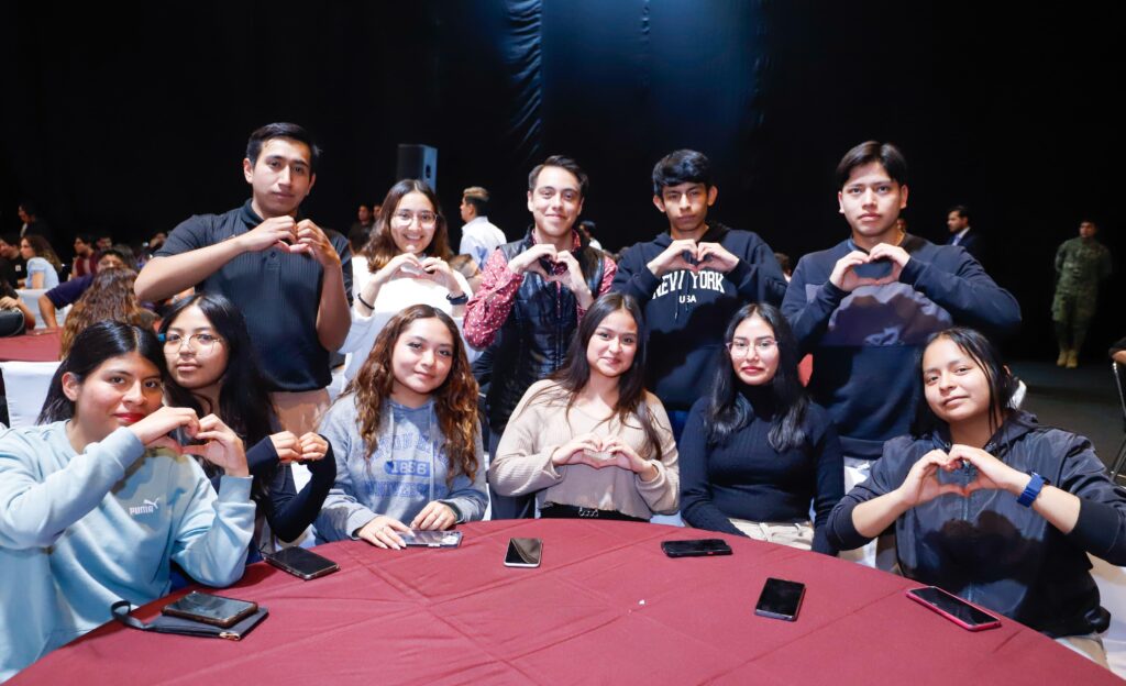 Jóvenes ocupan cargos estratégicos y transforman la administración de Puebla