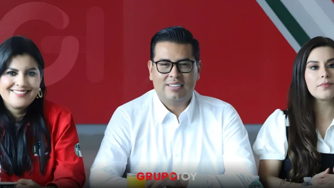 El senador Néstor Camarillo renuncia al PRI