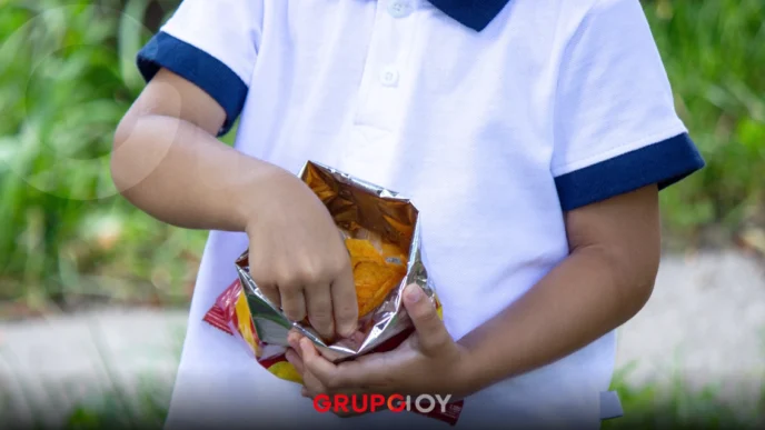 Reportan venta de comida chatarra en escuelas de Puebla