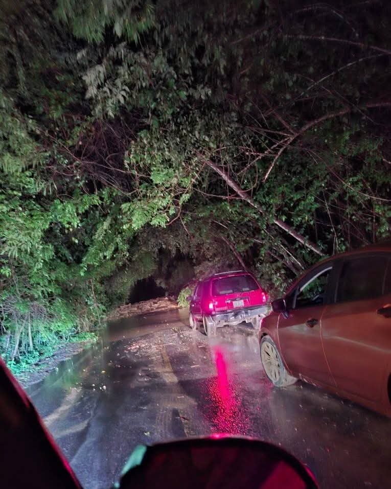 Explosión de ducto de Pemex alarma a Xicotepec