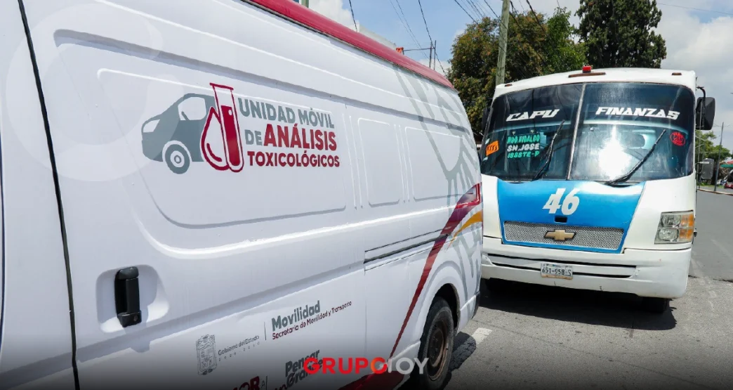Detectan a 63 choferes de transporte público con drogas en Puebla