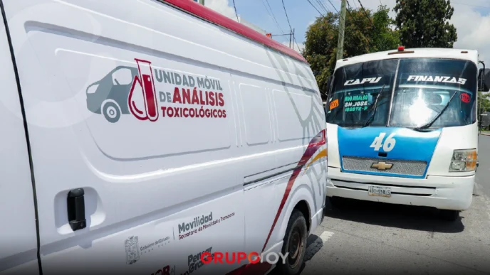 Detectan a 63 choferes de transporte público con drogas en Puebla
