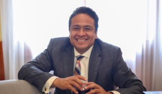 Presidente municipal de Chignahuapan, en polémica por fajo de billetes