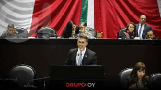 Sergio Mayer sugiere que merece La Casa de los Famosos tras seis iniciativas de ley