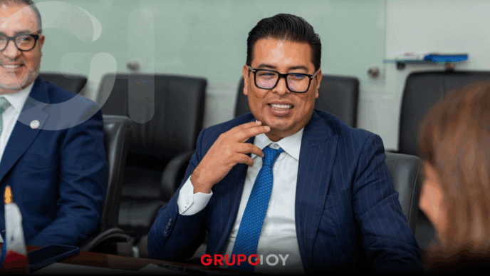 Néstor Camarillo necesitó en 2025 de asesores sin experiencia por 987 mil pesos