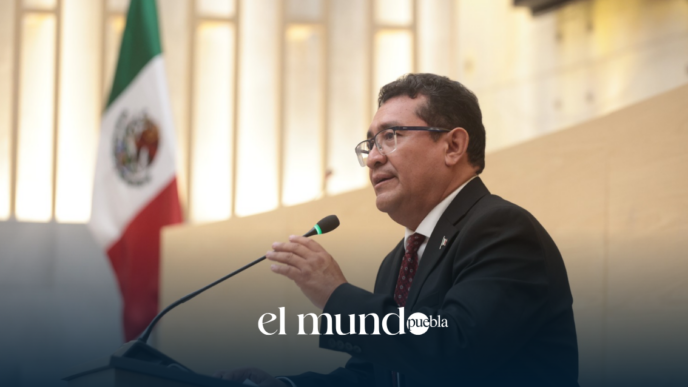 Pavel Gaspar durante un posicionamiento en el Congreso de Puebla sobre el uso de recursos públicos por parte de municipios.
