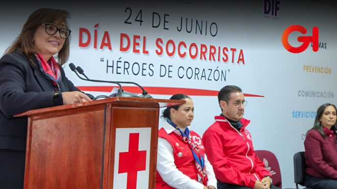 Lorena Cuéllar reconoce a socorristas de la Cruz Roja en Tlaxcala