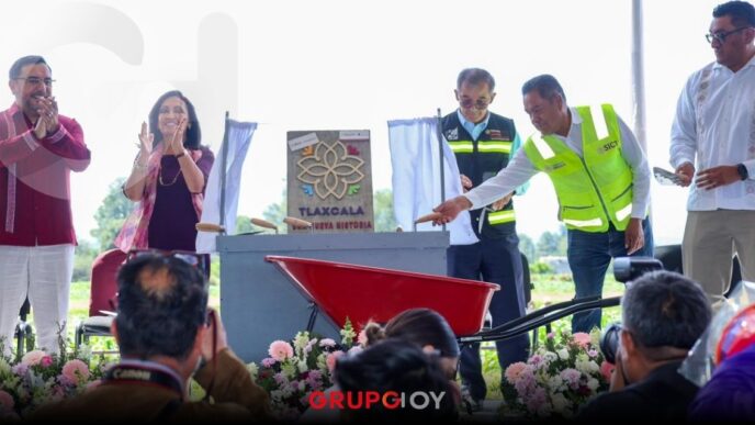 Lorena Cuéllar coloca la primera piedra de la UPIIT del IPN en Contla de Juan Cuamatzi