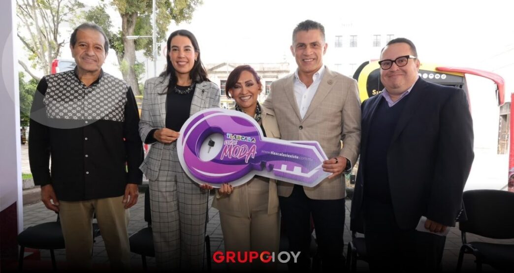 Lorena Cuéllar y Sectur presentan el Turibús que recorrerá los principales destinos de Tlaxcala