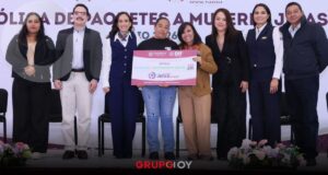Lorena Cuéllar entrega 600 apoyos del programa Mujeres Jefas de Familia 2026