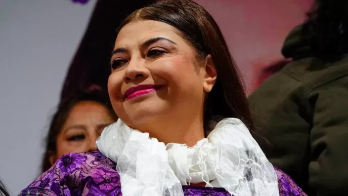 Clara Brugada lidera encuestas a seis meses de las elecciones en la CDMX
