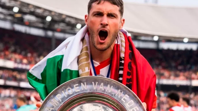Feyenoord lanza tráiler y revela detalles sobre el documental de Santiago Giménez