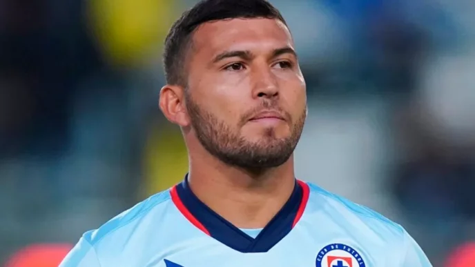 Cruz Azul le busca equipo a Juan Escobar previo al inicio del Clausura 2024